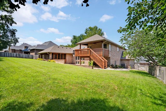 986 W Sycamore Street, Springfield, MO 65810