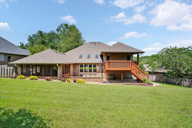 986 W Sycamore Street, Springfield, MO 65810