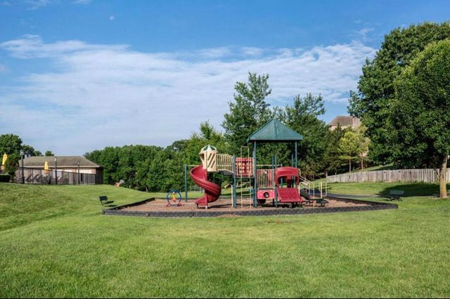 986 W Sycamore Street, Springfield, MO 65810