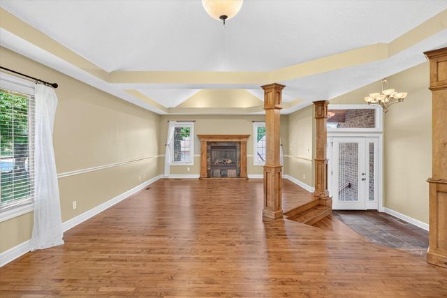 986 W Sycamore Street, Springfield, MO 65810