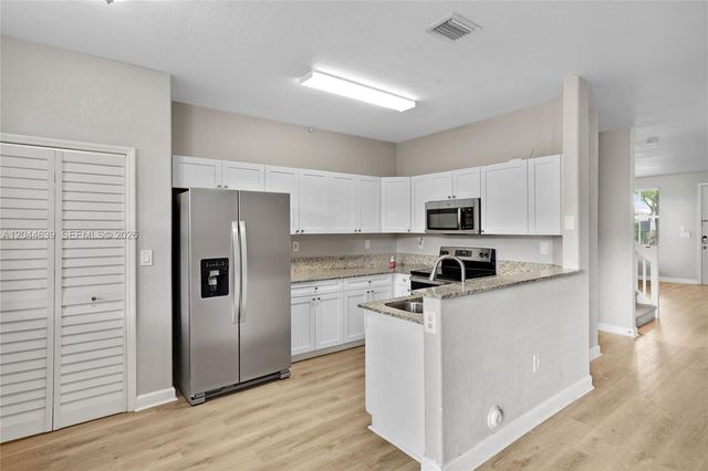 10709 NW 81st Lane, Doral, FL 33178