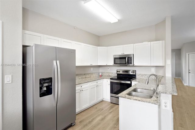 10709 NW 81st Lane, Doral, FL 33178