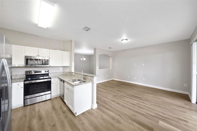 10709 NW 81st Lane, Doral, FL 33178