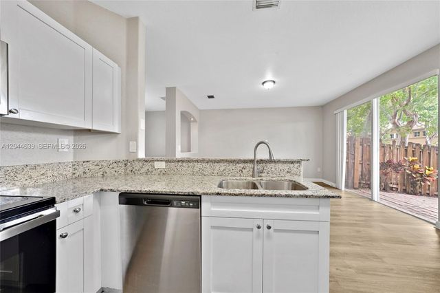 10709 NW 81st Lane, Doral, FL 33178