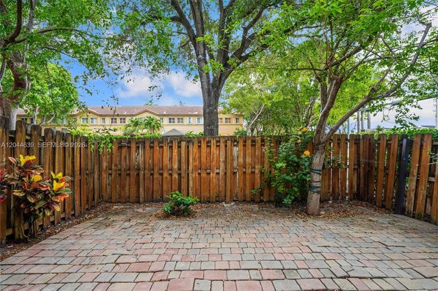 10709 NW 81st Lane, Doral, FL 33178