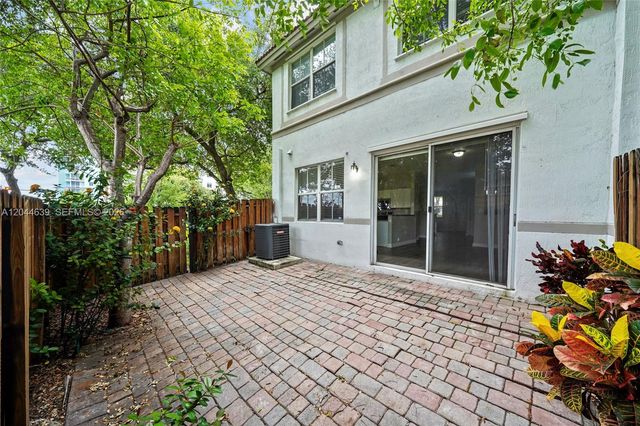 10709 NW 81st Lane, Doral, FL 33178