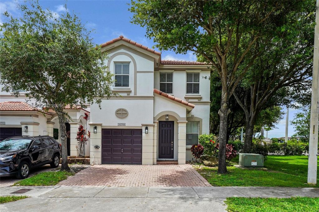 10709 NW 81st Lane, Doral, FL 33178