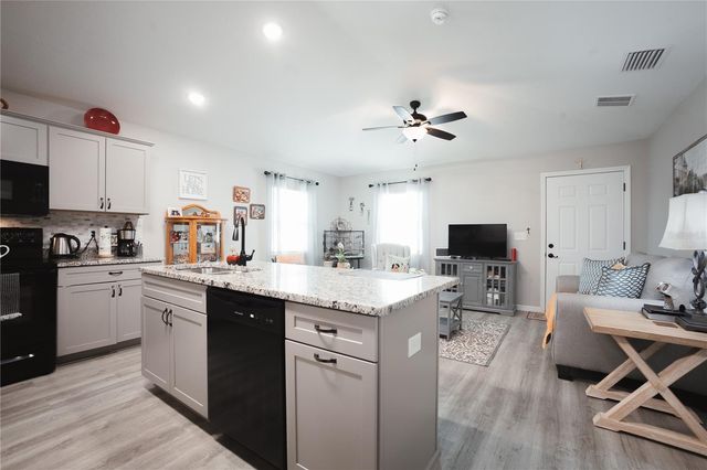 7077 TAMARIND WAY, Lake Wales, FL 33898
