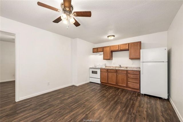 4305 College Main Street 10, Bryan, TX 77801