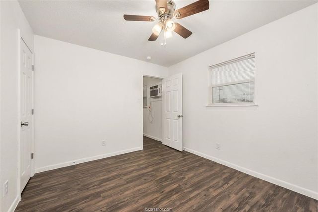 4305 College Main Street 10, Bryan, TX 77801