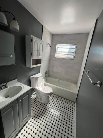 300 83RD AVENUE NE, St Petersburg, FL 33702