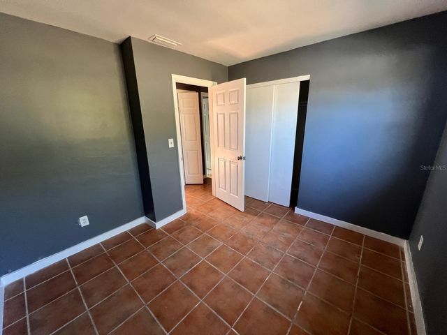 300 83RD AVENUE NE, St Petersburg, FL 33702