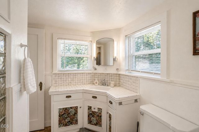 289 E Park Street, Grants Pass, OR 97527