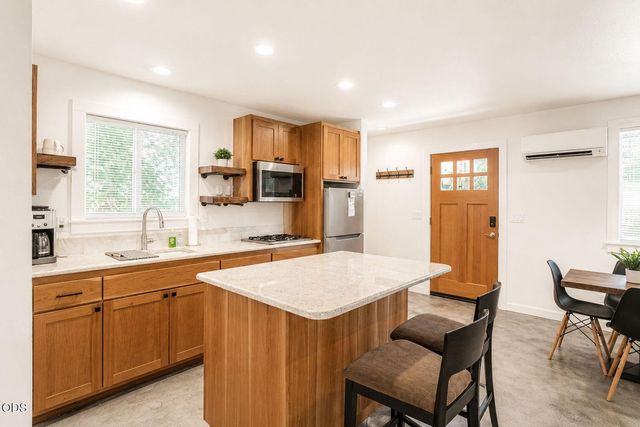 289 E Park Street, Grants Pass, OR 97527