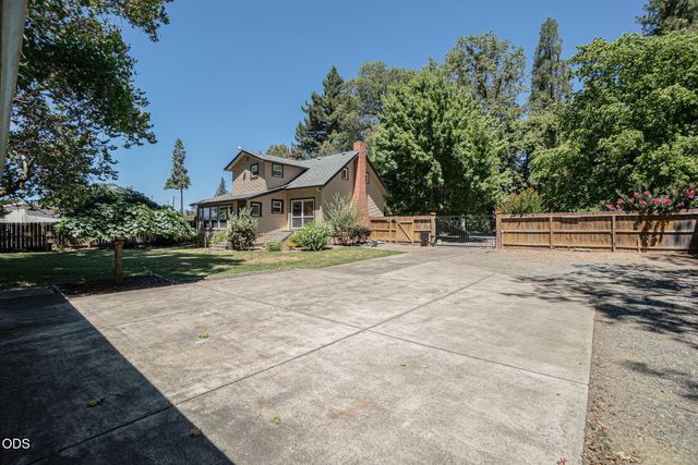 289 E Park Street, Grants Pass, OR 97527