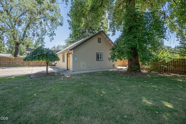 289 E Park Street, Grants Pass, OR 97527