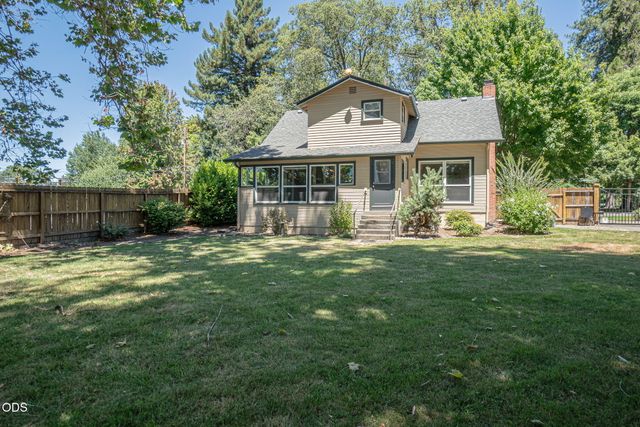 289 E Park Street, Grants Pass, OR 97527