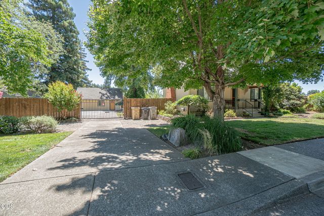 289 E Park Street, Grants Pass, OR 97527