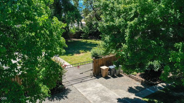 289 E Park Street, Grants Pass, OR 97527