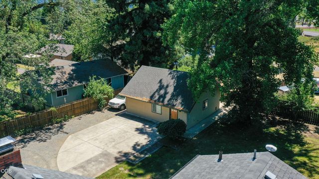 289 E Park Street, Grants Pass, OR 97527