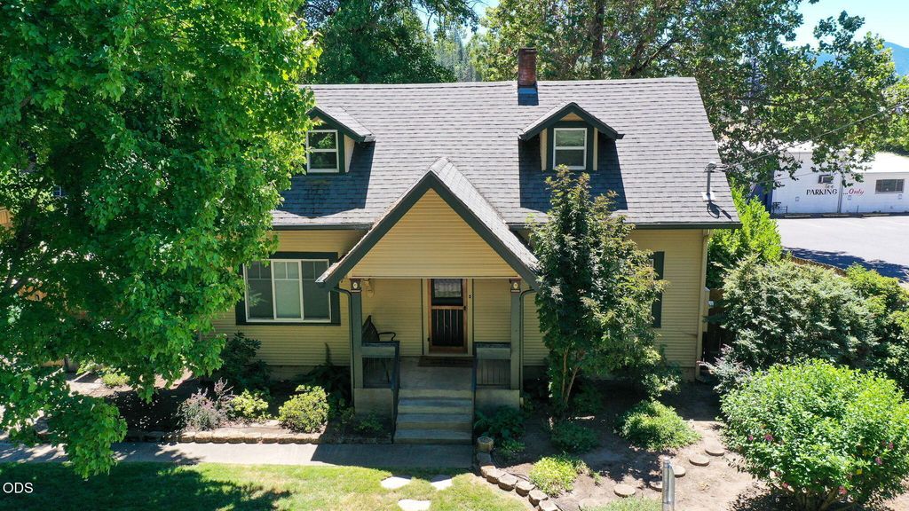 289 E Park Street, Grants Pass, OR 97527