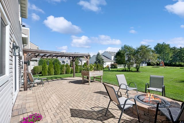 36253 N Bridlewood Avenue, Gurnee, IL 60031