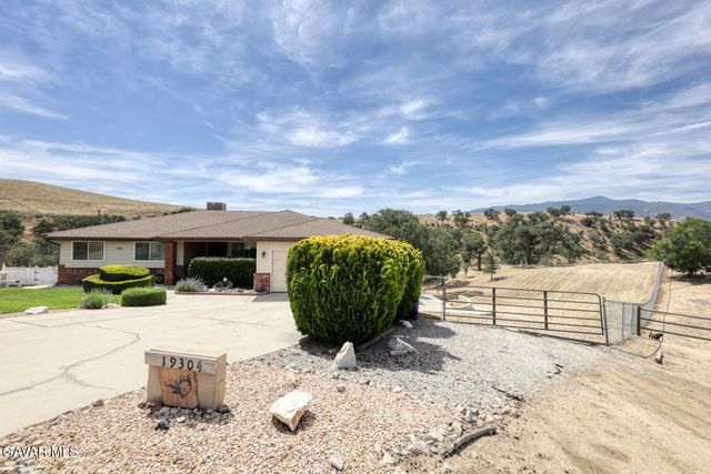 19304 Moon Drive, Tehachapi, CA 93561