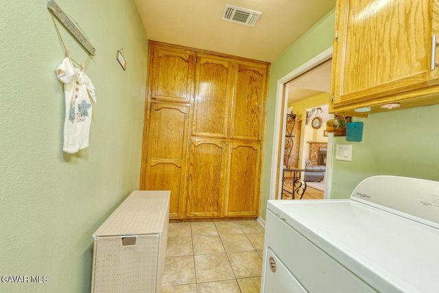 19304 Moon Drive, Tehachapi, CA 93561