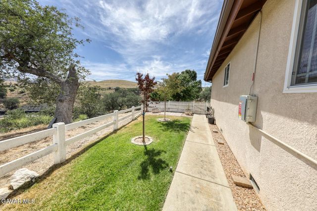19304 Moon Drive, Tehachapi, CA 93561
