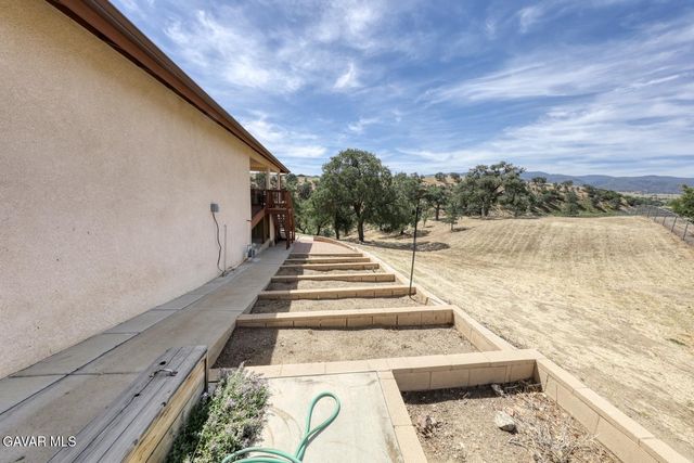 19304 Moon Drive, Tehachapi, CA 93561