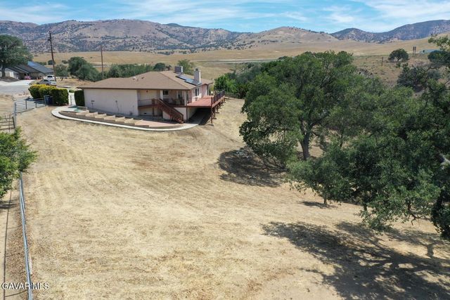 19304 Moon Drive, Tehachapi, CA 93561