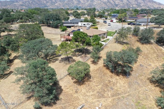 19304 Moon Drive, Tehachapi, CA 93561