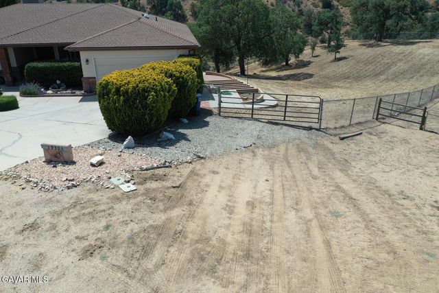 19304 Moon Drive, Tehachapi, CA 93561