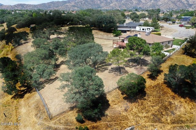 19304 Moon Drive, Tehachapi, CA 93561