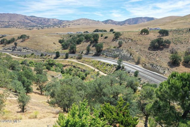 19304 Moon Drive, Tehachapi, CA 93561