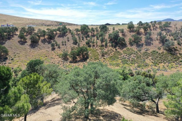 19304 Moon Drive, Tehachapi, CA 93561