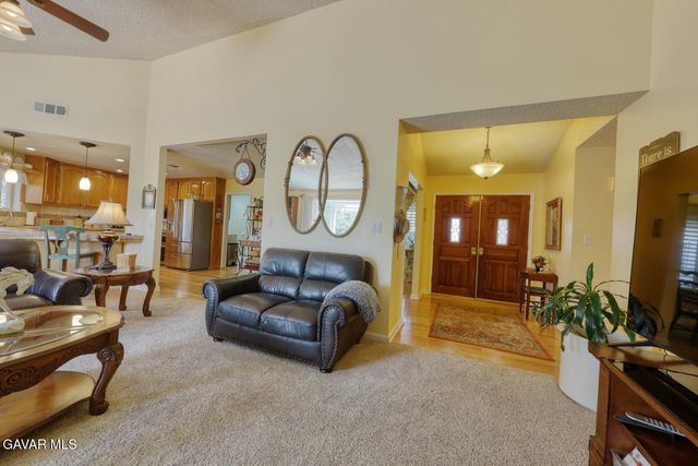 19304 Moon Drive, Tehachapi, CA 93561