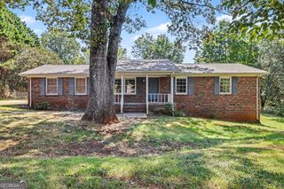 5139 Presley Drive, Flowery Branch, GA 30542