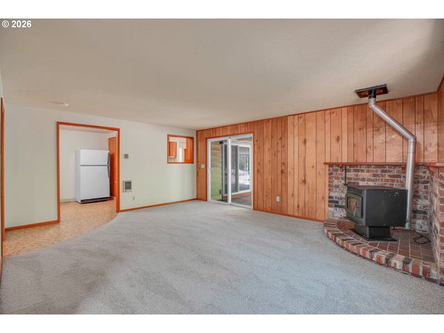 17055 Se WEBSTER Rd, Gladstone, OR 97027