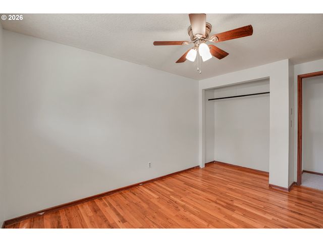 17055 Se WEBSTER Rd, Gladstone, OR 97027