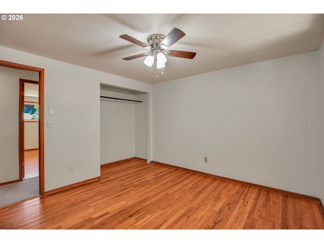 17055 Se WEBSTER Rd, Gladstone, OR 97027