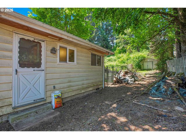 17055 Se WEBSTER Rd, Gladstone, OR 97027