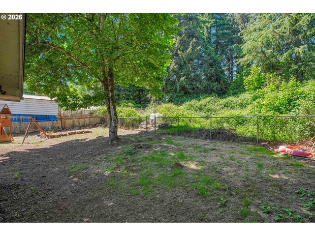 17055 Se WEBSTER Rd, Gladstone, OR 97027