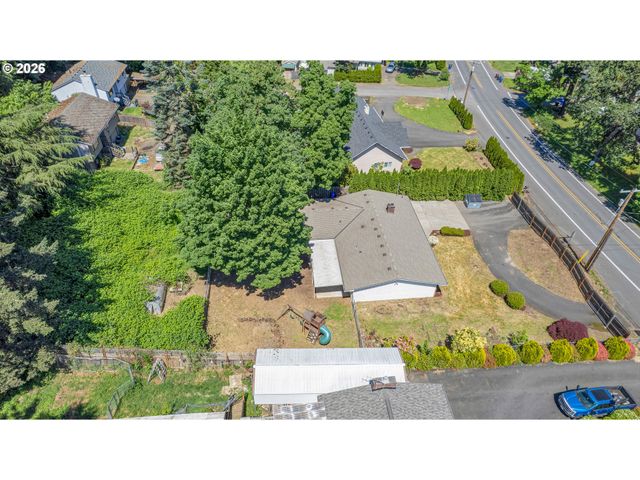 17055 Se WEBSTER Rd, Gladstone, OR 97027