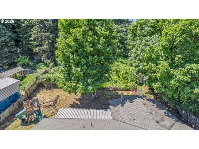 17055 Se WEBSTER Rd, Gladstone, OR 97027