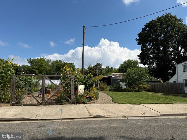 37 OLIVE ST, Salem, NJ 08079