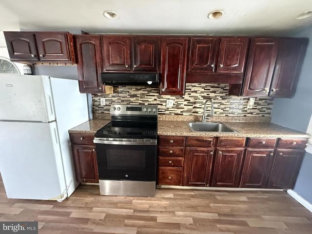 37 OLIVE ST, Salem, NJ 08079