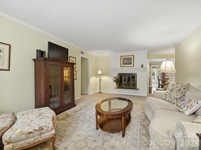 2233 Rexford Road C, Charlotte, NC 28211