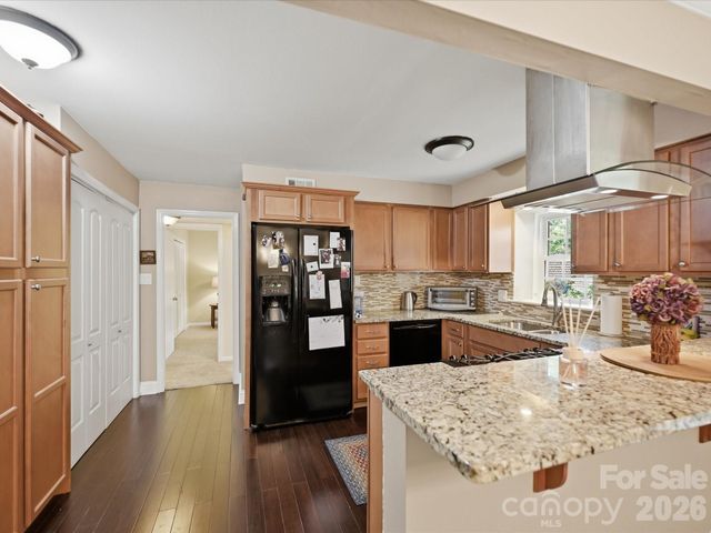 2233 Rexford Road C, Charlotte, NC 28211