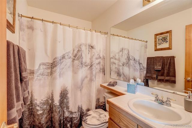 6822 Edgewood Drive, Highlands Ranch, CO 80130
